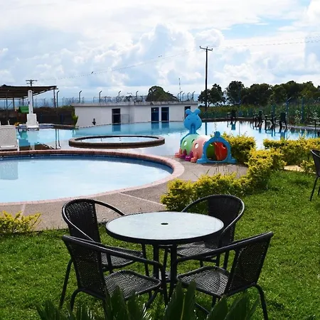 Apartamento Cerca Al Parque Del Cafe Montenegro Exterior photo